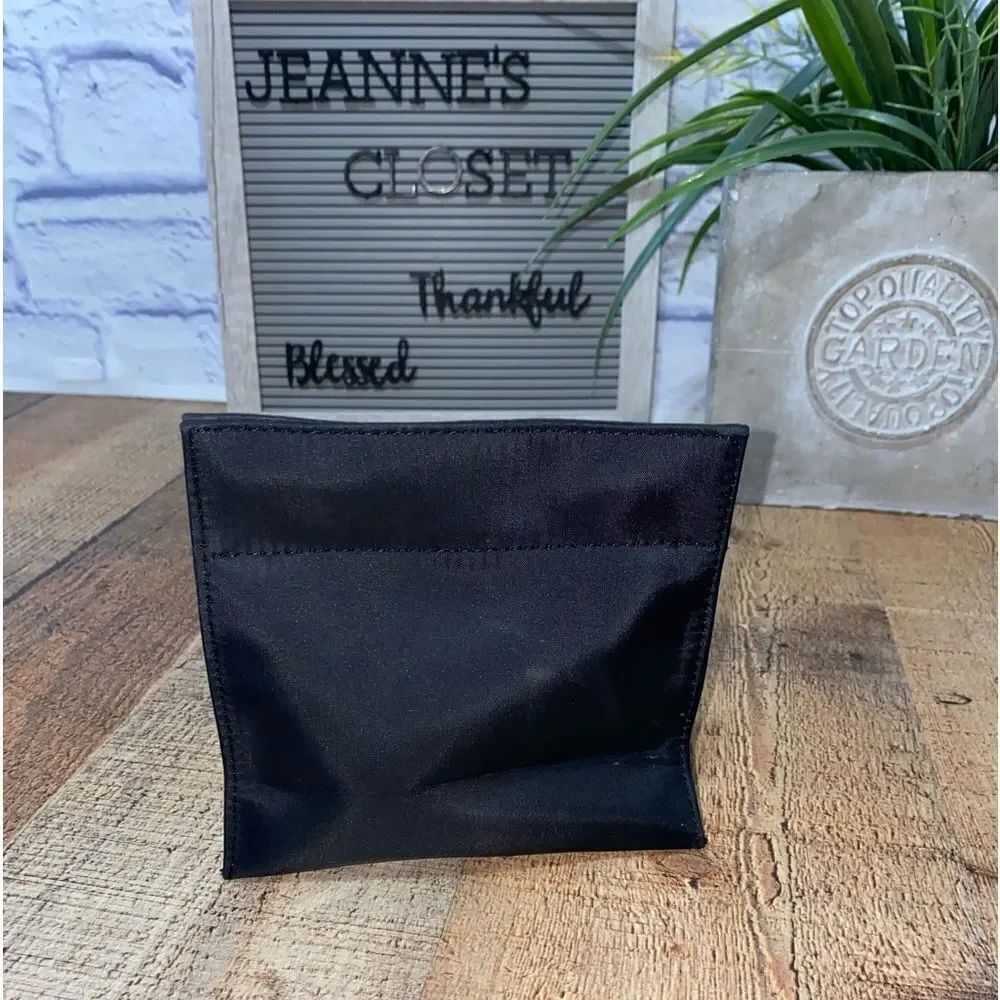 Givenchy parfums pouch  - Picture 3 of 12